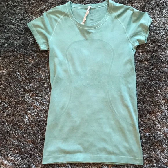 lululemon athletica Tops - LuLuLemon swiftly tech tee